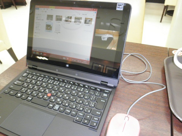 「ThinkPad Helix」ノートブックモード